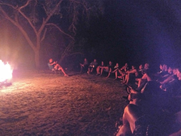 13Acampam,entofogueira